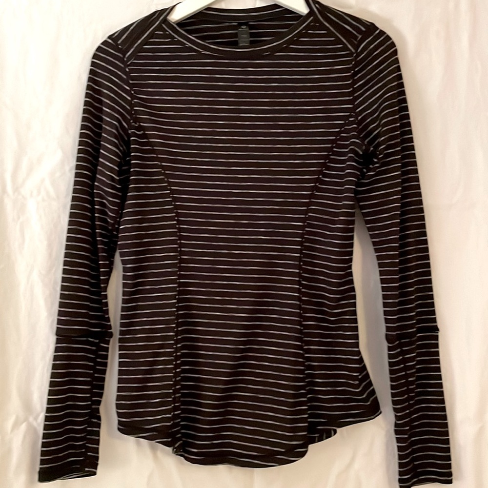 ✨90 Degrees - Women’s Athletic Black & Gray Long-sleeve fitted pullover - Size S